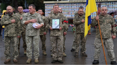 Поліг у бою в листопаді 2024 року: в Луцьку попрощались з Героєм Юрієм Ковальчуком