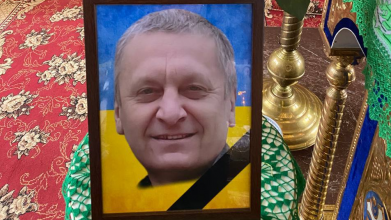 Серце зупинилося завчасно та несподівано у лікарні: на Волині поховали захисника Вадима Муца