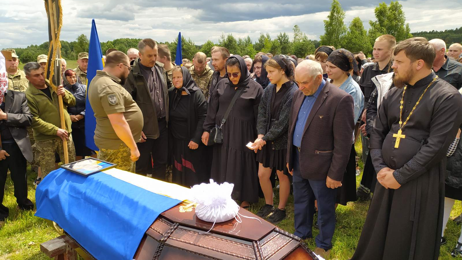 Двоє доньок втратили батька: на Волині попрощалися з полеглим Героєм Сергієм Сливкою