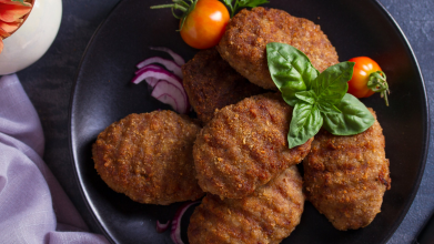 Волинські мазурики — соковиті котлети з начинкою, які закохують з першого шматочка