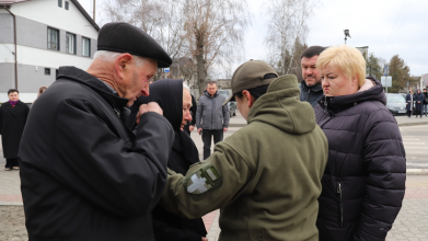 Загинув на території Курської області: батькам захисника з Волині вручили його посмертну нагороду