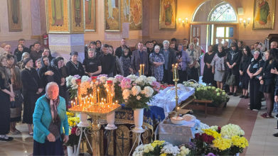Залишилося двоє дітей: у Луцьку прощалися із священником