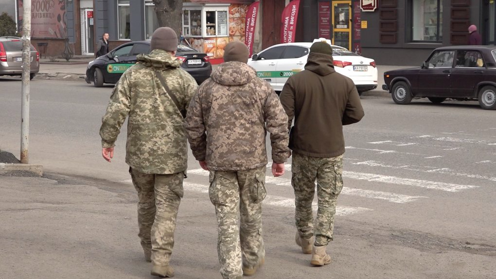 На Волині шість людей писали у Viber, де працівники ТЦК роздають повістки: як їх покарали