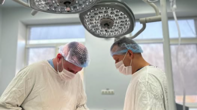 На Волині лікарі врятували пацієнта при надзвичайно рідкісній паховій грижі