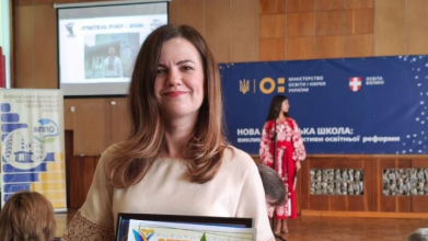Жоден гаджет не замінить живого спілкування: як вчителька англійської з Володимира Олена Кавюк стала «Учителем року»