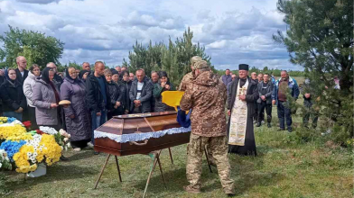 Турботливий син і брат, хороший друг і відповідальний військовослужбовець: на Волині поховали Героя Миколу Кошеля