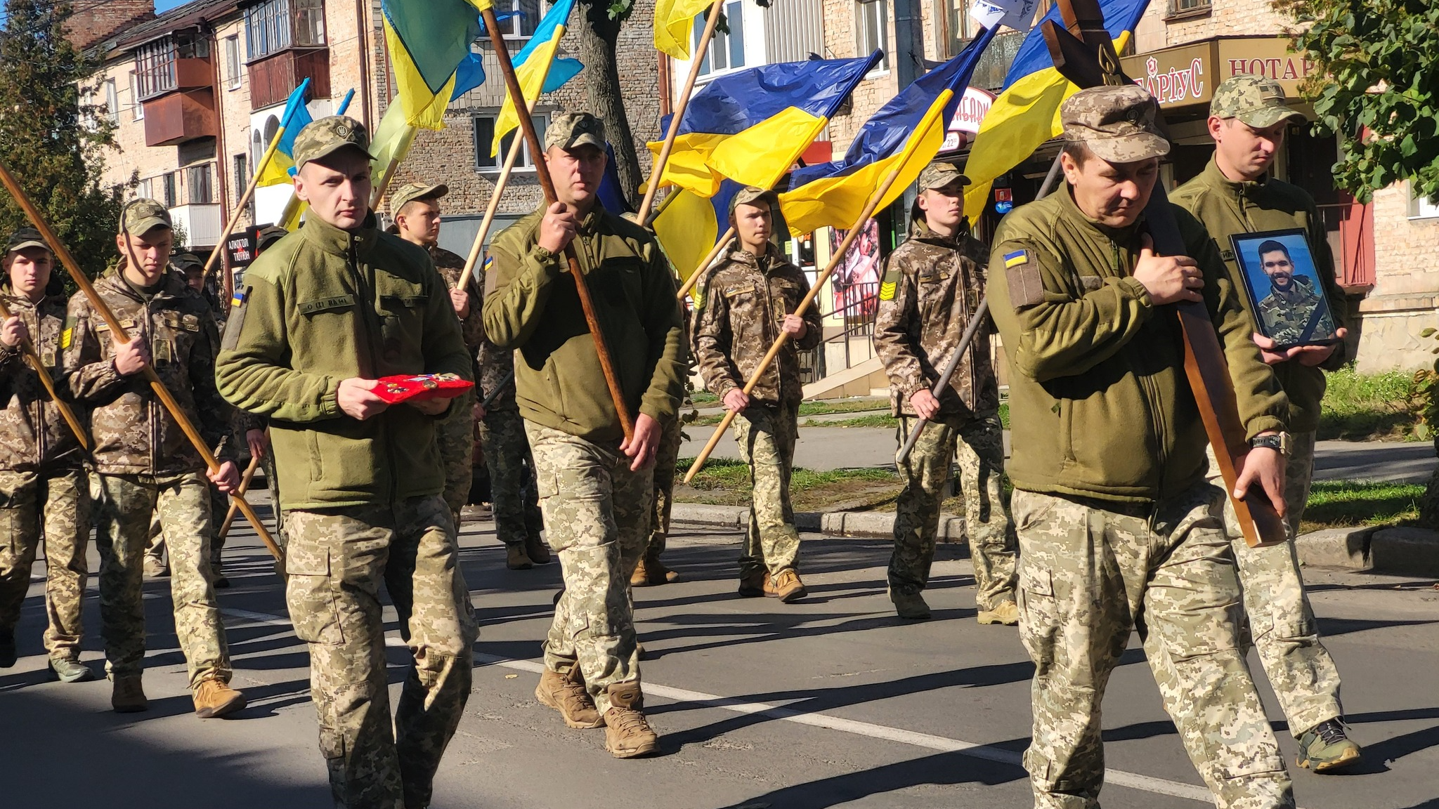 Не дочекався народження дитини: на Волині попрощались з Героєм Леонідом Семенюком