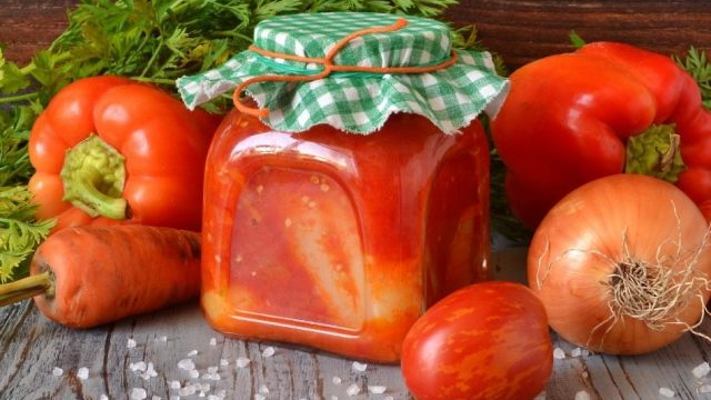 Маринований перець у томаті на зиму: простий рецепт