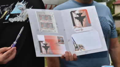 «Винищувачі зла»: в Луцьку представили поштову марку, присвячену бойовим літакам F-16