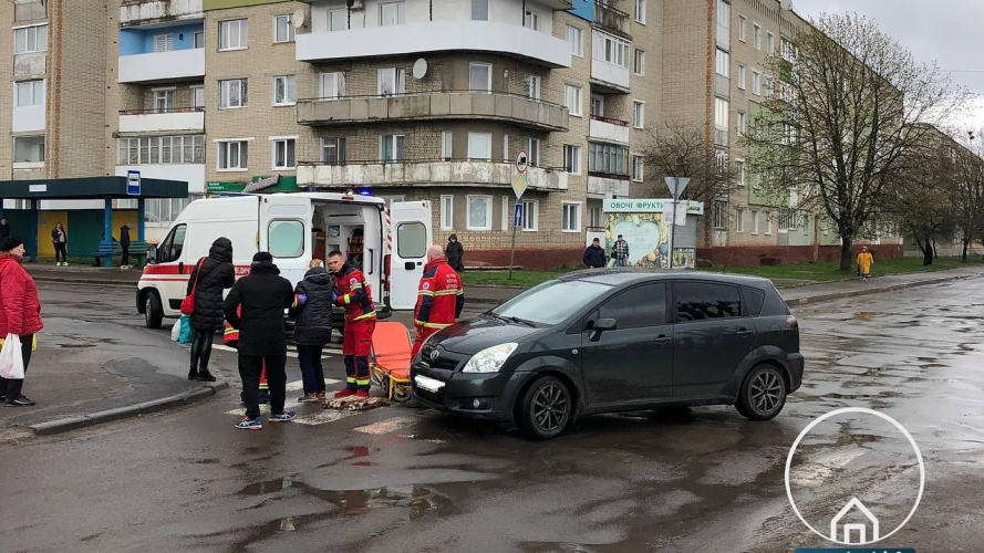 ДТП у Нововолинську: легковик збив жінку на пішохідному переході