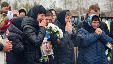 Назавжди 32: на Волині попрощалися із загиблим Героєм Олегом Литвинчуком