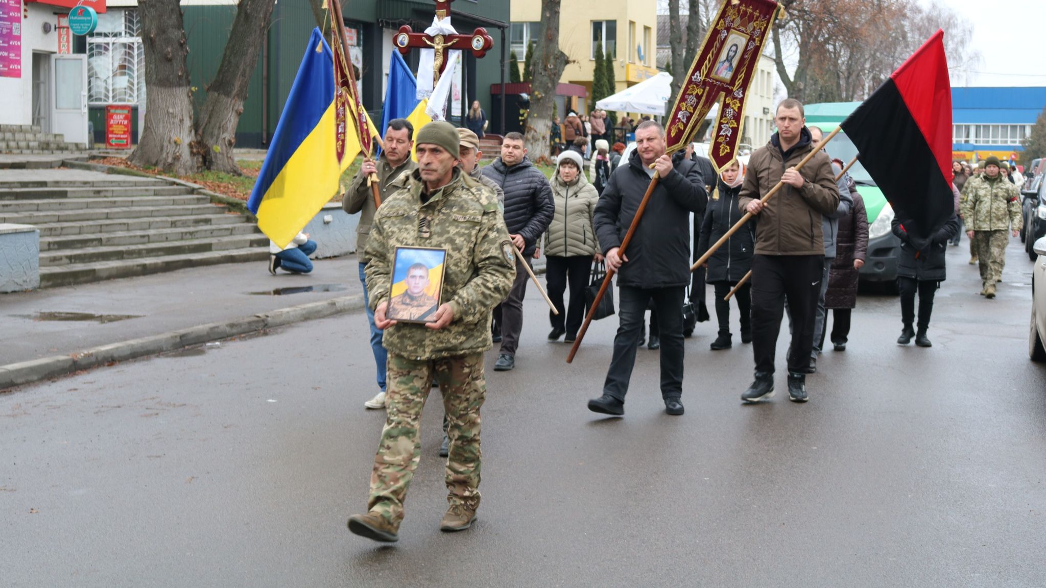 Ворожий дрон обірвав життя: на Волині попрощалися з Героєм Олександром Вихневичем