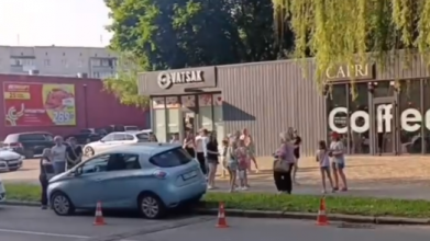 У Луцьку на переході авто збило 11-річну дівчинку — її госпіталізували