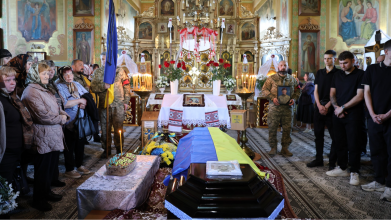 Загинув більше року тому: у Луцькій громаді прощалися з Героєм Віктором Кицуном, який поліг на Курщині