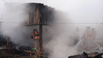 На Волині через піч спалахнула господарська споруда