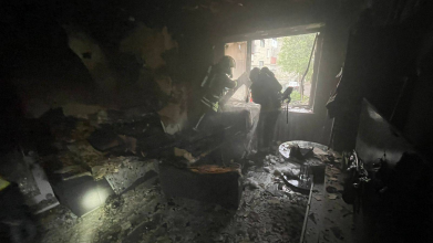Вогонь знищив меблі, стіни та вікно: у місті на Волині вигоріла квартира
