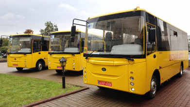 Ліцей у Княгининку отримав новий шкільний автобус