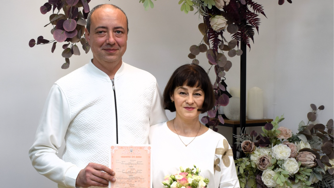 Кохання, що перемагає війну: у Луцьку одружився військовий Дмитро Мєлєжніков