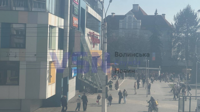 Людей вивели на вулицю: в РЦ «Промінь» у Луцьку - пожежа