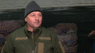 На Волині ветеранам і родинам військових безплатно роздають насіннєву картоплю