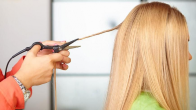 Коли йти до перукаря у березні 2026: найкращі дні для стрижки та фарбування волосся за місячним календарем