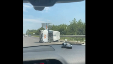 У Рованцях біля Луцька - аварія: перекинувся мікроавтобус, водія госпіталізували