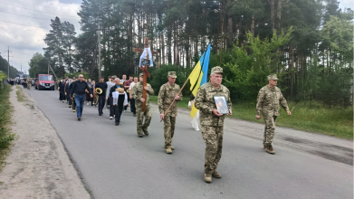 «Не знаю куди. По можливості напишу…» Майже рік родина чекала на штурмовика з Волині, який повернувся «на щиті»