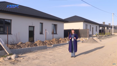 Як у Струмівці «виростають» будинки на паях та продаються за держпрограмою