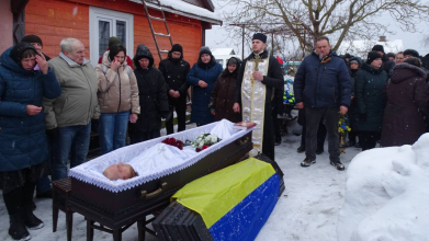 Серце воїна зупинилося на 41-му році життя: на Волині поховали Героя Олега Оменюка 