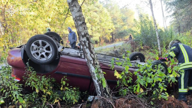 На Волині автівка злетіла у кювет і перекинулася на дах: постраждала жінка