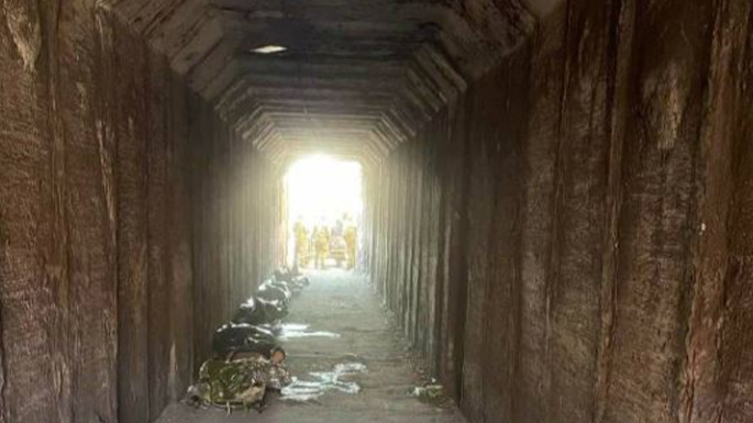 У Маріуполі росіяни збирають тіла у підземному переході на околицях міста