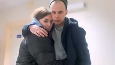 У мережі опублікували зворушливе відео зустрічі волинської прикордонниці з коханим, якого днями звільнили з російського полону