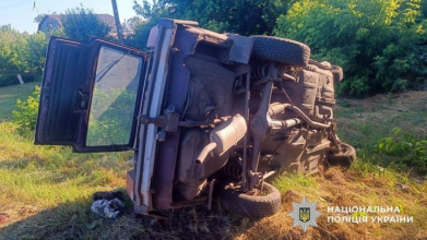 Біля Луцька ВАЗ перекинувся в кювет: водій заявив, що п’яним їхали «хлопці, які взяли авто покататися»