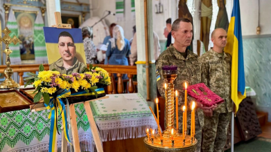 Майже пів року вважався безвісти зниклим: на Волині в останню путь провели Героя Сергія Шулєпова
