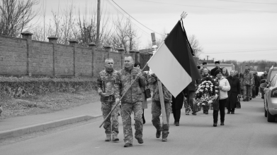 Загинув у бою на Донеччині: неподалік Луцька в останню дорогу провели військовослужбовця Святослава Каразію