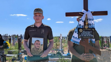 Півторарічний син більше не обійме батька: на Волині попрощалися з 30-річним воїном Віталієм Ксьондзиком
