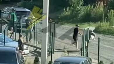 У Луцьку молодик напав на працівників ТЦК з балончиком. Відео