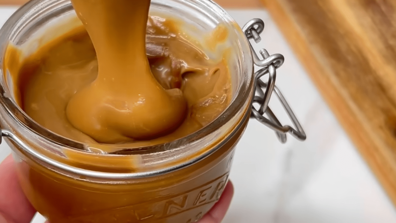 Кавовий джем з трьох інгредієнтів для тортів, тостів і млинців