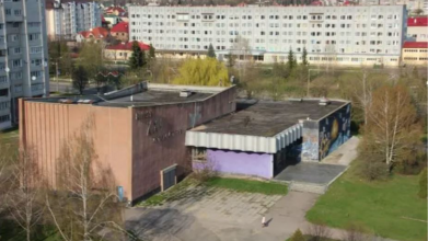У Луцьку неповнолітній проник до клубу «ХХІ століття» та викрав запчастини до мобільної вишки