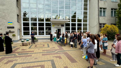 У місті на Волині вшанували педагогів-Героїв, які загинули на Донеччині