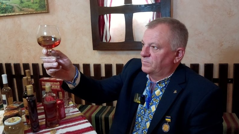 Луцький медовар, чий питний мед визнано найкращим у світі, розповів про свій рецепт
