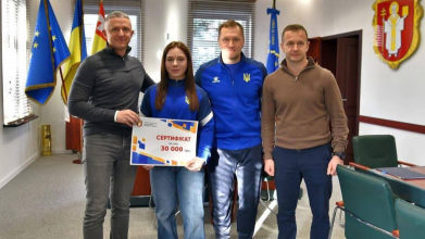 Призерці чемпіонату Європи з Луцька вручили грошовий сертифікат