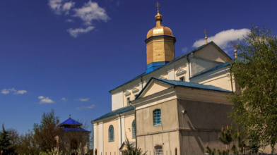 Біля Луцька на місці колишньої колгоспної контори будують церкву московського патріархату