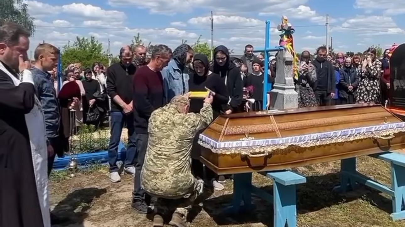 Йому назавжди 29 років: на Волині поховали молодого Героя Олександра Корпача