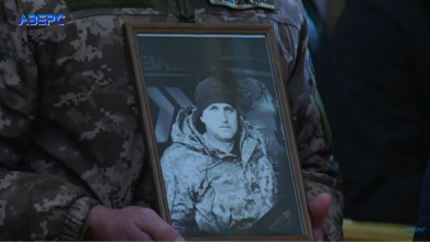 Доброволець і батько трьох дітей: на Волині попощалися із Героєм Василем Колошнюком