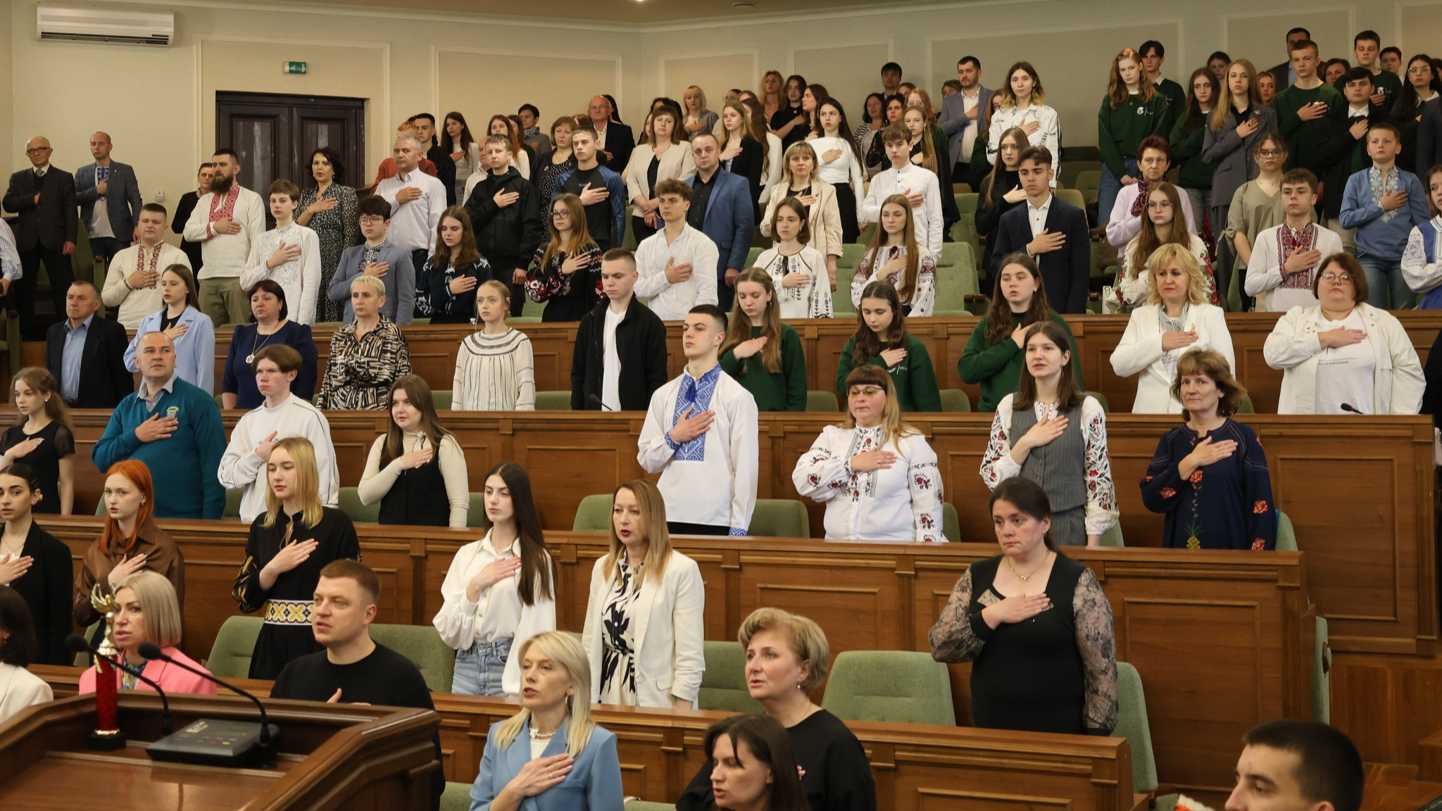 На Волині відзначили юних інтелектуалів: переможці олімпіад і конкурсів отримали нагороди