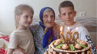 Виховала сімох дітей, має 13 онуків і 19 правнуків: уродженка Волині відзначила 100-річний ювілей