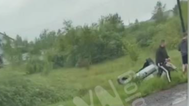 Мама й дитина в лікарні: на Волині злетів у кювет легковик із пасажирами