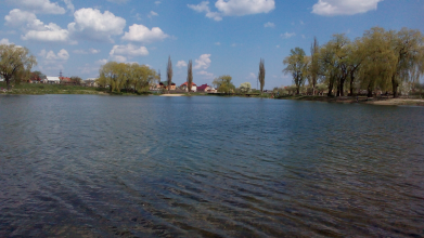Небезпечний купальний сезон: у водоймах у Луцьку та на Волині знайшли кишкову паличку