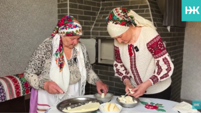 Як на Волині готують домашній сир у маслі